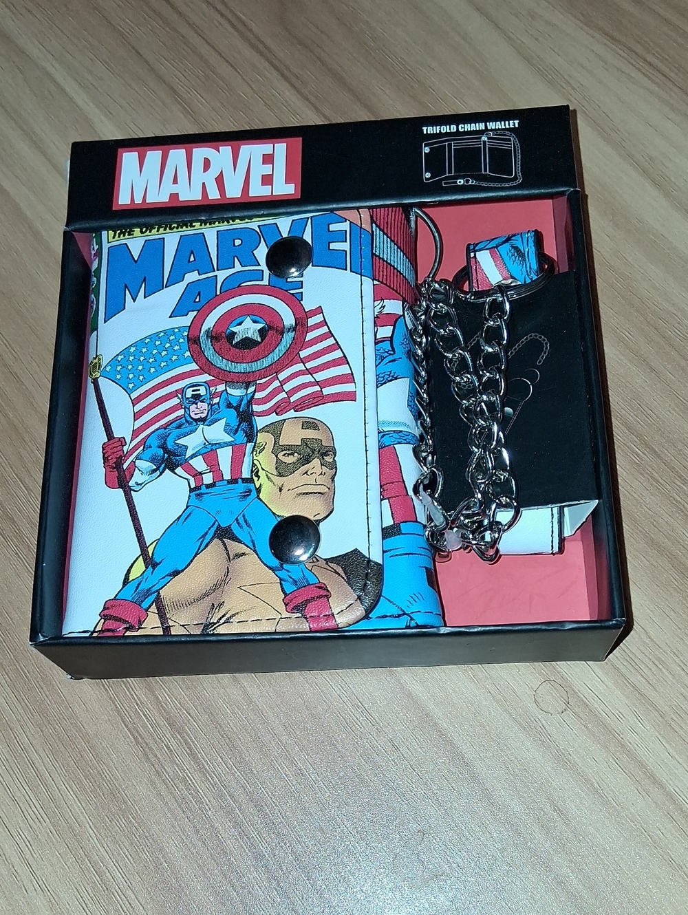 Captain America Men's Wallet W/Chain